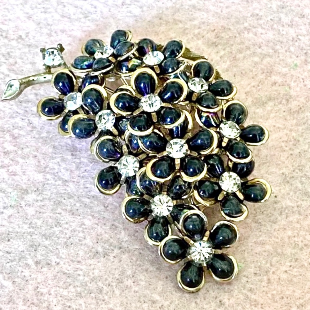 Vintage Black Floral Onyx Rhinestone Gold Rare Brooch